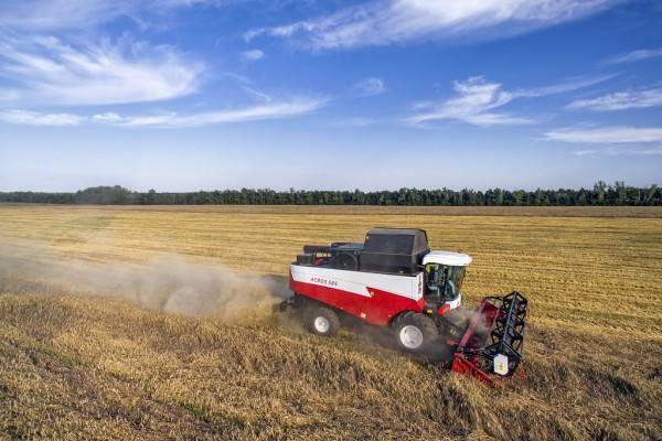 Использование современных агромашин обеспечит успех хозяйства