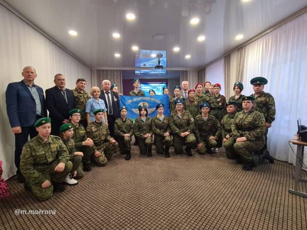 «Навеки в памяти героев имена»: патриотическая акция в центре «Теремок»