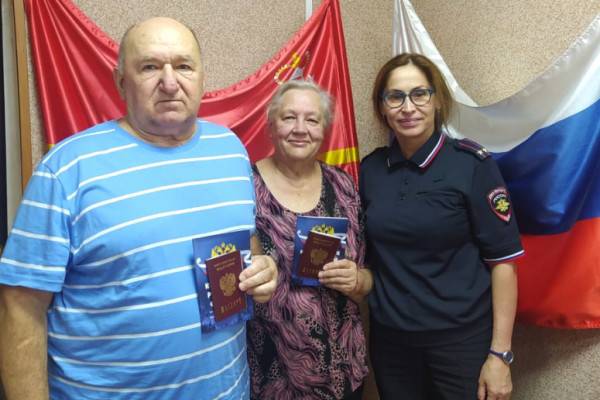 В Смоленске жители Донецкой Народной Республики и Запорожской области торжественно принесли присягу гражданина России