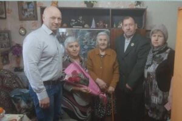 Со 100-летним юбилеем поздравили рославльчанку ТВ Прокопову Со 100-летним юбилеем поздравили рославльчанку ТВ Прокопову
