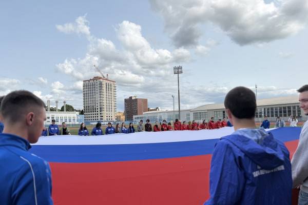 Акция в честь Дня России от активистов «Единой России», «Молодой Гвардии» и «Волонтёрской Роты»