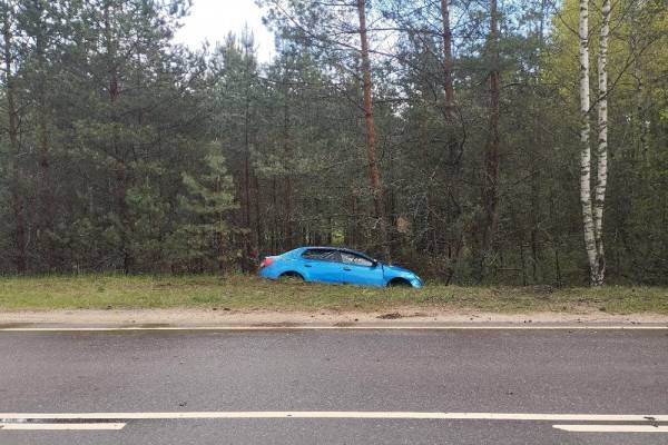 ДТП в Смоленской области: пострадала пассажирка автомобиля Renault Logan ДТП в Смоленской области: пострадала пассажирка автомобиля Renault Logan