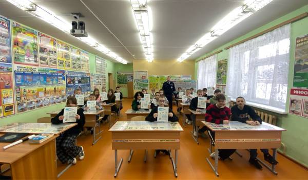 Сотрудники Госавтоинспекции провели акцию « Пешеход, соблюдай ПДД»