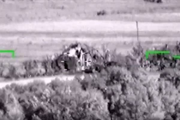 Экипаж вертолета Ка-52 ударом управляемой ракеты уничтожил опорный пункт ВСУ