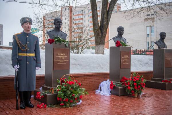 Василий Анохин обратился к смолянам в День Героев Отечества Василий Анохин обратился к смолянам в День Героев Отечества