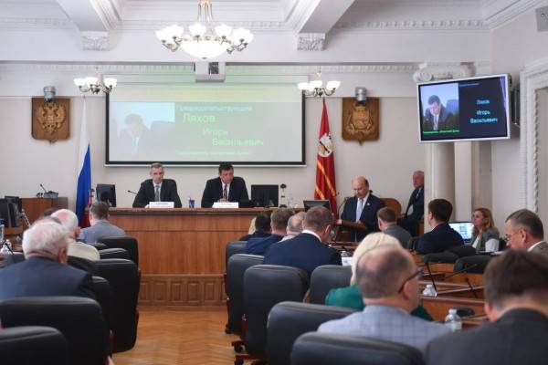 Посмертное признание заслуг: Депутаты Смоленской Думы наградили Алмаза Ахметшина