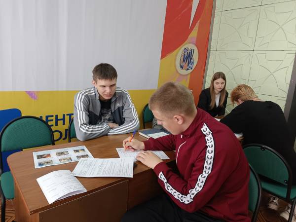 Начало приёмной кампании 2025 года в Рославльском многопрофильльном колледже