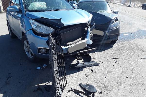 Авария в Смоленске: пострадала пожилая пассажирка Авария в Смоленске: пострадала пожилая пассажирка