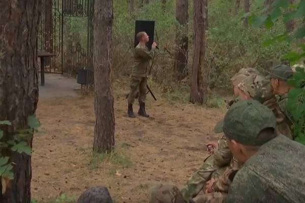 Артисты Первой фронтовой творческой бригады выступили перед российскими бойцами