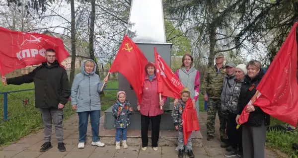 Памятные мероприятия коммунистов в честь Дня Победы Памятные мероприятия коммунистов в честь Дня Победы