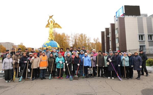 Смоленские атомщики приняли участие в общегородском субботнике