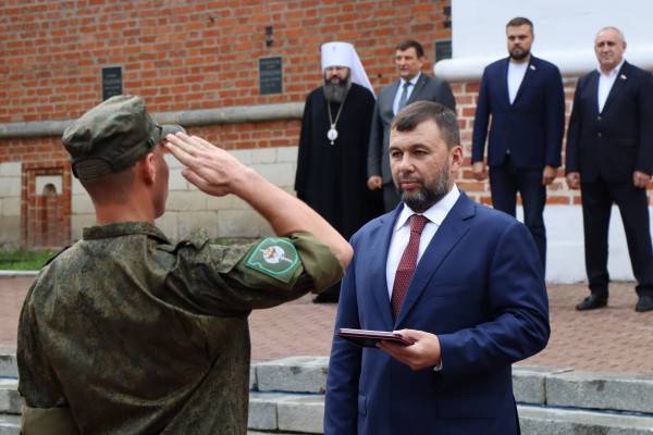 Глава ДНР наградил смолян-участников СВО