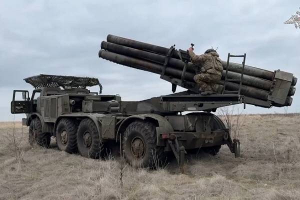 Кадры боевой работы «Ураганов» на Южно-Донецком направлении Кадры боевой работы «Ураганов» на Южно-Донецком направлении