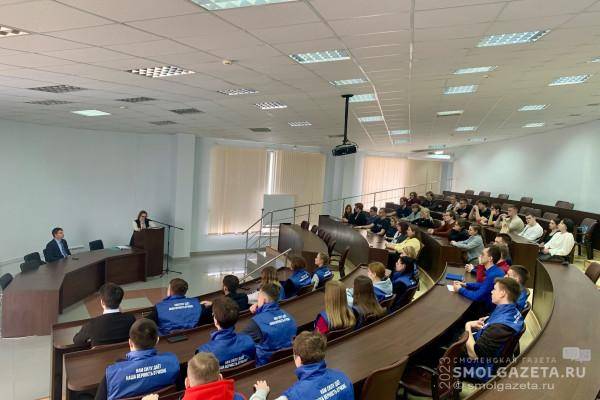 Гендиректор Музея современной истории России Ирина Великанова встретилась со смоленскими студентами