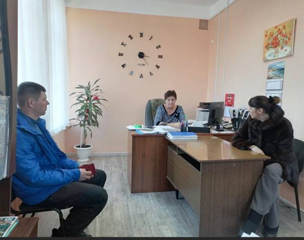 Встреча комитета по торговле с потенциальным получателем гранта