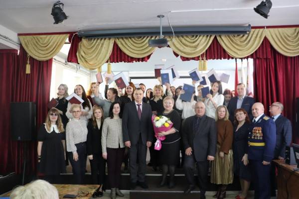 В Смоленском филиале РАНХиГС прошло торжественное вручение дипломов выпускникам заочной формы обучения