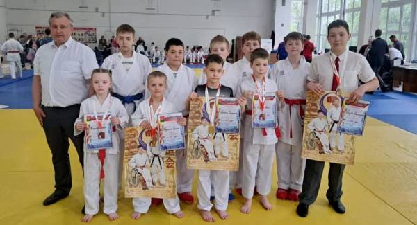 Рославльские каратисты завоевали призовые места на соревнованиях в Брянске Рославльские каратисты завоевали призовые места на соревнованиях в Брянске