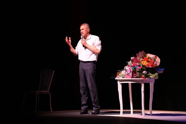 Успешный спектакль с участием ведущего актера театра