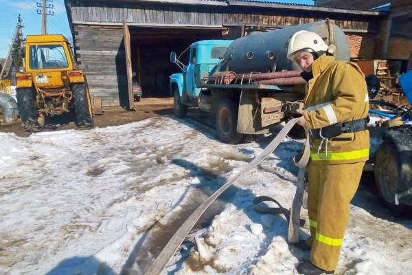 580 раз добровольцев привлекли к тушению пожаров на Смоленщине с начала года