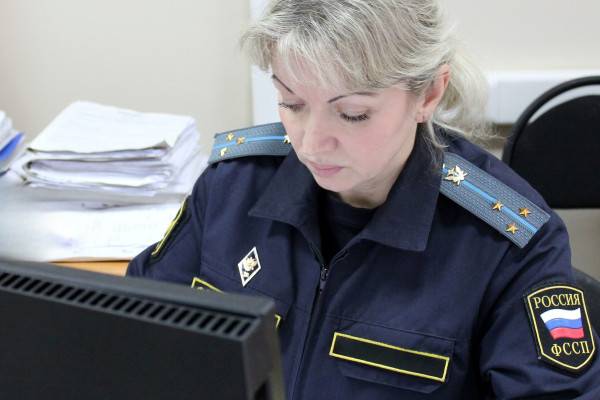 Смоленские приставы обнаружили должника по алиментам в изоляторе временного содержания