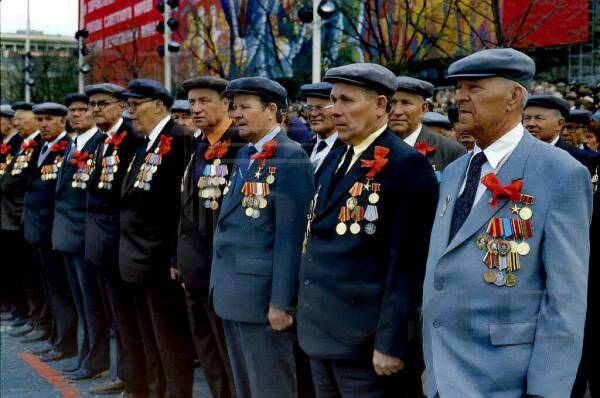 Георгиевские ленточки и символы Победы