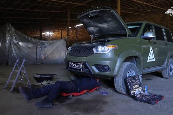 Кадры работы ремонтно-восстановительных подразделений в зоне СВО