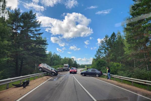 Стали известны подробности жуткой аварии в Угранском районе с участием трех машин