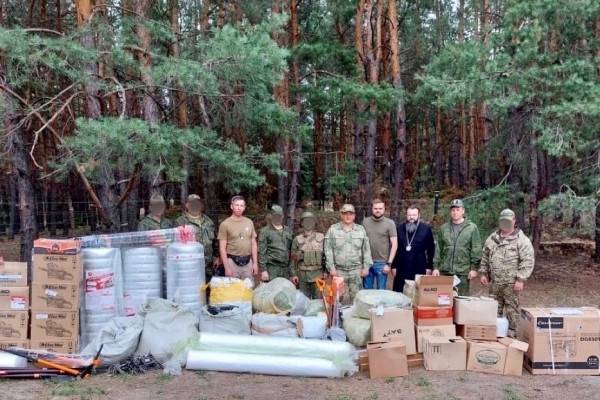 Депутаты «Единой России» и митрополит Исидор доставили в зону СВО необходимое смоленским военнослужащим
