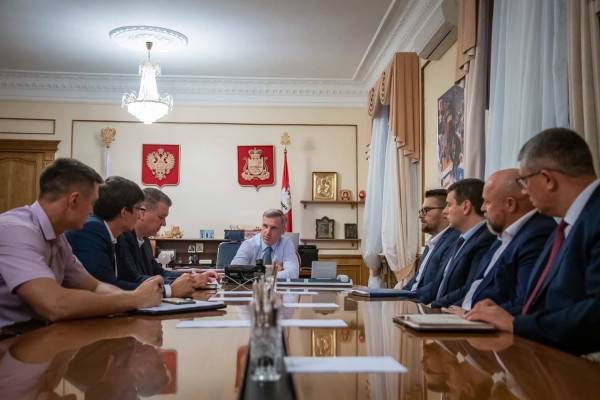 Василий Анохин экстренно провел совещание по устранению последствий урагана