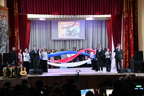 В поселке Красный прошел патриотический фестиваль «В песнях военных желание жизни»