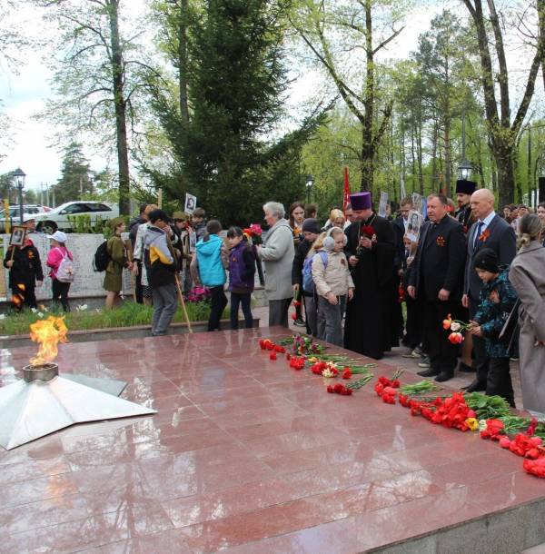 Зажжение Вечного огня в селе Екимовичи