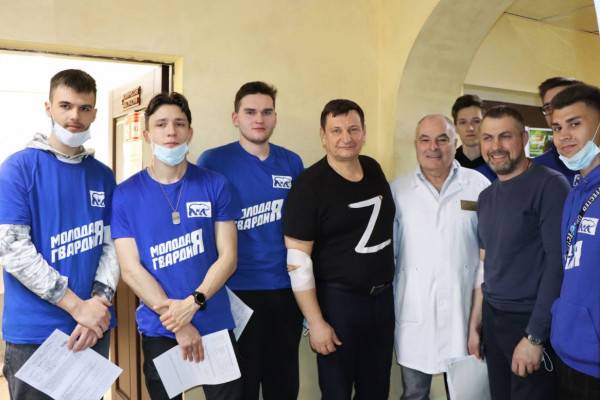 Игорь Ляхов возглавил команду смоленских единороссов, сдавших кровь в День донора