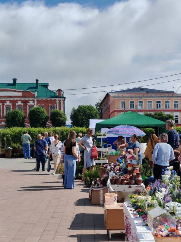 Ярмарка выходного дня в Рославле - фермерские товары и развлечения для всех!