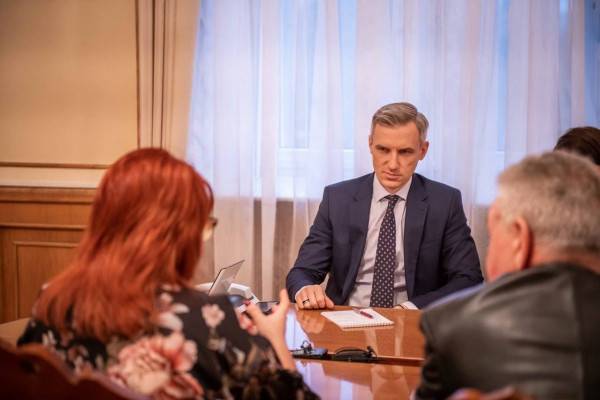 Губернатор Смоленской области встретился с руководством Федерации бокса России 