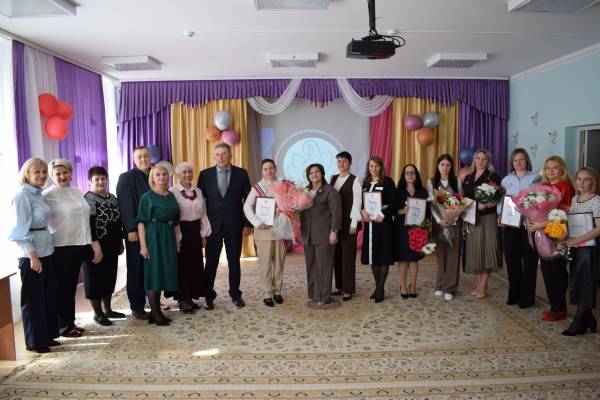 В Рославльском муниципальном округе завершился конкурс „Воспитатель года“: объявлен победитель